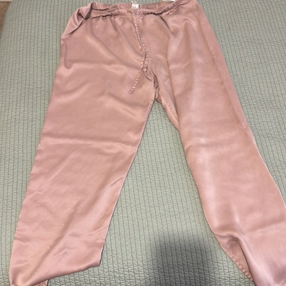 Women's Pink 100% Silk Pajama Set - Picture 5 of 6